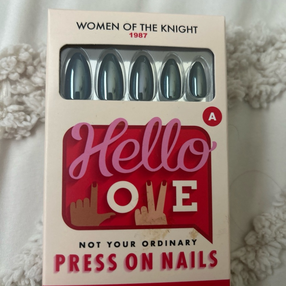 Hello love Press On Nails  woman of the Knight 1987 Gunmetal Almond NEW